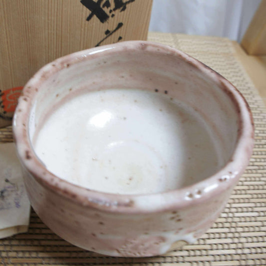 Pink/white chawan